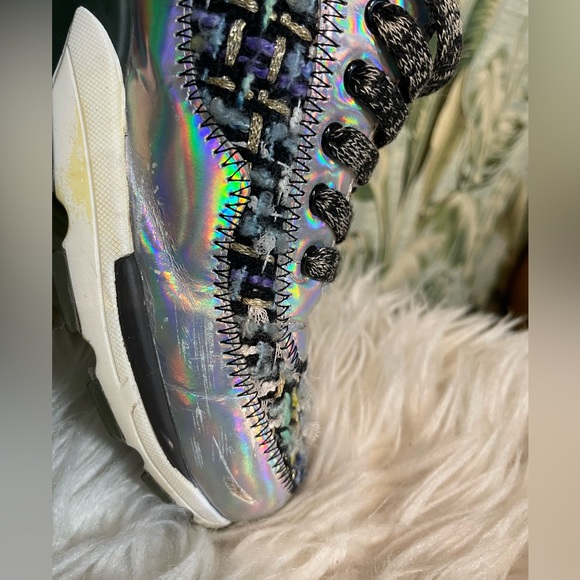 CHANEL tweed sneakers - Picture 10 of 15